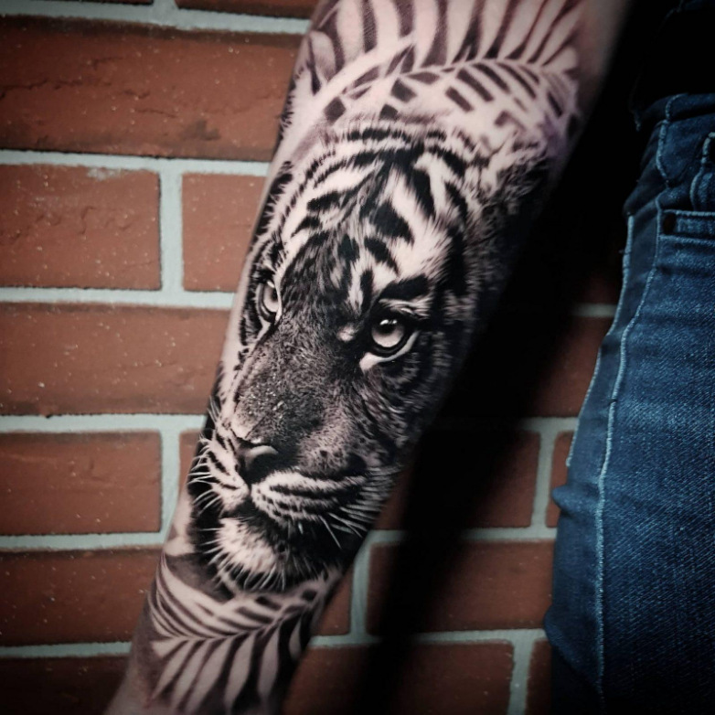 Mainz-Tattoo-Tiger-Real-Portrait